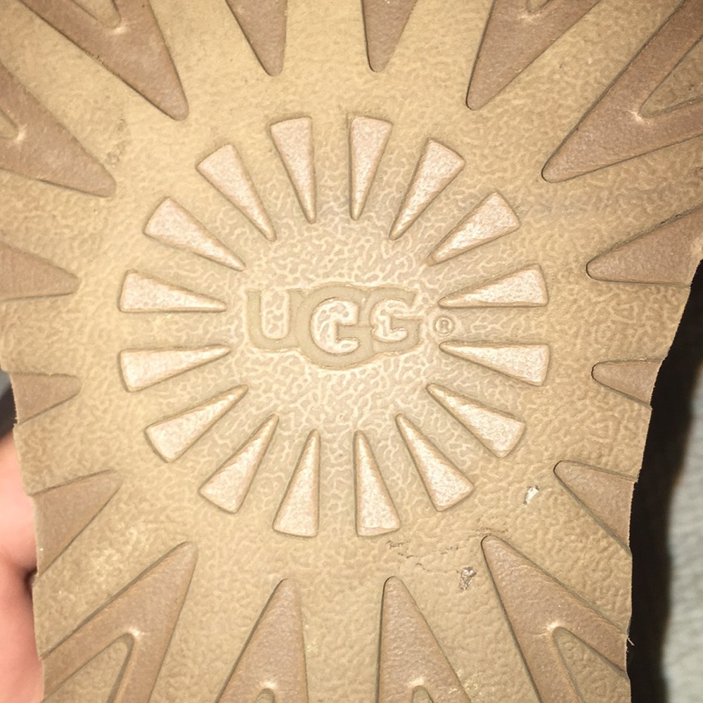 comfy uggs! - Picture 5 of 6